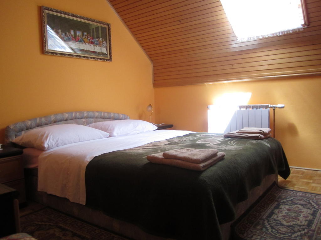 Guest House Sveti Marko Gacka Otočac Kamer foto